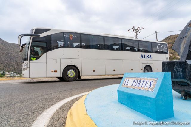El Bus Playa volverá a conectar este verano el centro de la ciudad con Cala Cortina y El Portús