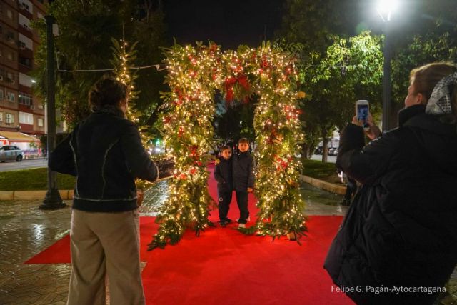 Ayuntamiento y El Corte Inglés buscan en un concurso la foto más original de la Alameda de la Navidad