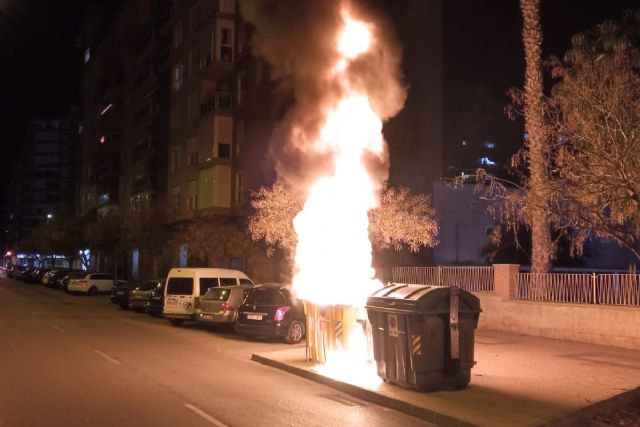 Policía Local de Cartagena detiene al presunto autor de varios incendios de contenedores de basura