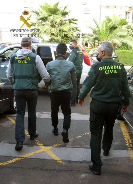 La Guardia Civil detiene a un ciudadano ecuatoriano fugado de su país por una agresión sexual