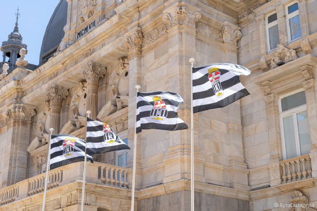 El Ayuntamiento anima a los cartageneros a engalanar sus balcones con la bandera del Efesé durante la liguilla de ascenso