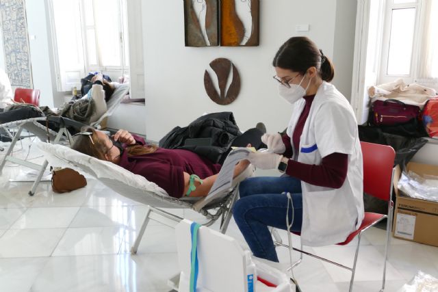 La campaña de donación de sangre logra más de medio centenar de donaciones en una mañana