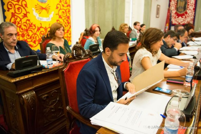 El Pleno aprueba una bajada de tributos para 2017 y el estudio de la provincia de Cartagena junto a otras formas de descentralización
