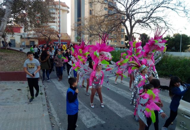 Los vecinos de Villalba celebran una Jornada comunitaria de Carnaval
