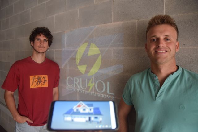 Dos egresados de la UPCT crean una empresa de proyectos e instalaciones fotovoltaicas