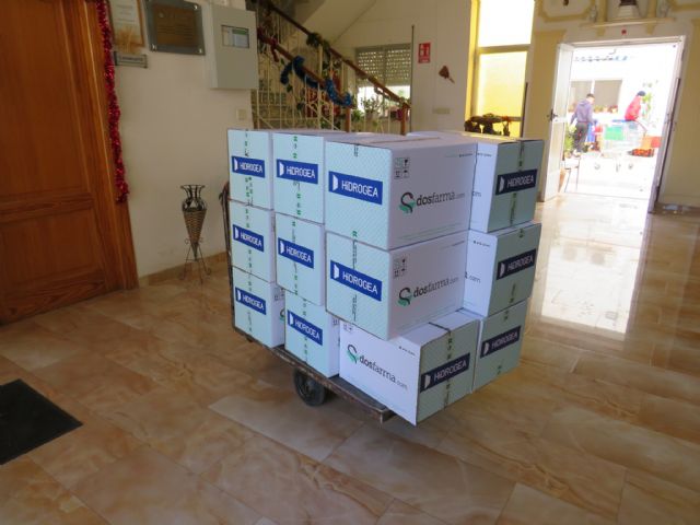 Hidrogea entrega productos de primera necesidad a la Hospitalidad de Santa Teresa, con la colaboración de Dosfarma