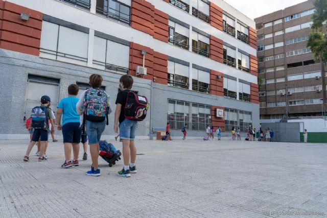 El Ayuntamiento acometerá la obras para instalar un ascensor en el Colegio San Isidoro y Santa Florentina