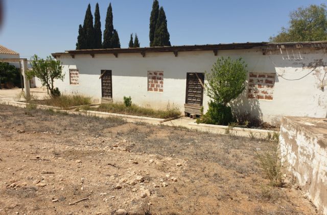 La Granja Escuela de Tallante sufre abandono y muestra desperfectos después de una inversión de 153.000 euros de fondos europeos