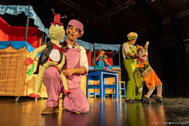 Clásicos, musicales, magia, títeres y obras en inglés acercan el teatro a más de 12 mil alumnos en Cartagena