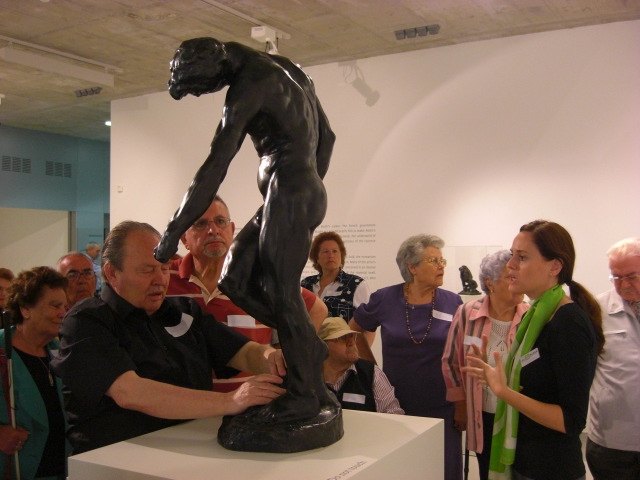 Las personas invidentes pudieron realizar una visita táctil