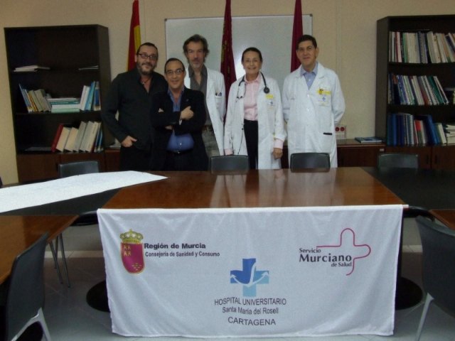 El jefe del Servicio de Nefrología, Manuel Molina; el jefe del Servicio de Urgencias, Andrés Conesa; el jefe del Servicio de Neurología, José Antonio Pérez; la jefa del Servicio de Neumología, Pilar Berlinches; y jefe del Servicio de Cardiología, Manuel Villegas.