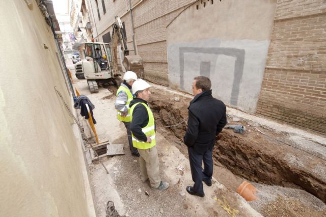 Los últimos detalles en la Plaza de San Francisco