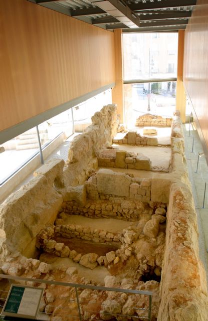 Un paseo por las Murallas de Cartagena con el Programa T-La