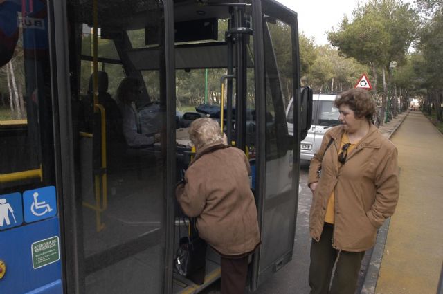 Este domingo ya habrá autobuses al Parque Mediterráneo cada media hora