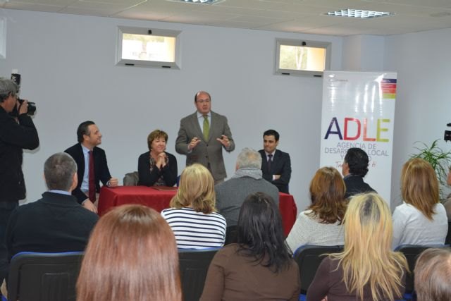 La Comunidad y el Ayuntamiento ponen en marcha tres nuevos programas mixtos de empleo y formación para 45 personas