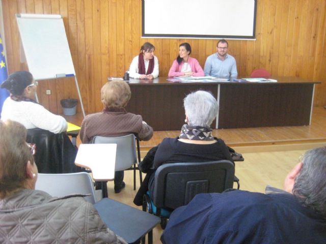 Enseñan a los mayores a prevenir caídas