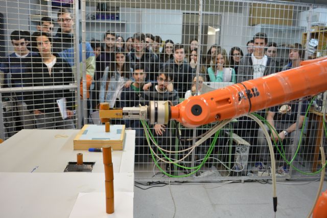 La Politécnica de Cartagena recibe más visitas de alumnos de institutos que nunca