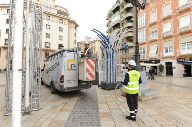 La ciudad se viste de fiesta con las luces de Carnaval
