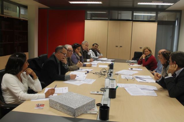 La Comisión de Hacienda estudia el abono parcial de la paga extraordinaria de 2012 a los funcionarios municipales