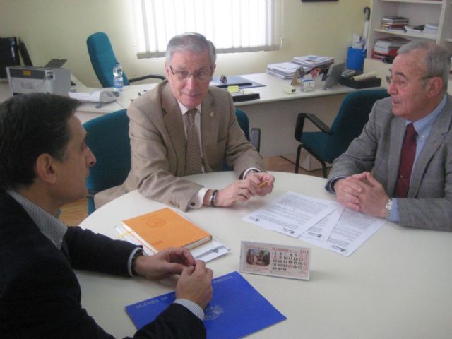 Ayuntamiento y Cáritas repasan su colaboración en proyectos sociales