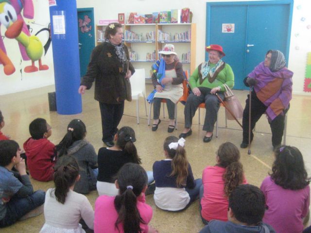 Los más pequeños aprenden que los mayores también cuentan