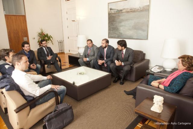 Los jóvenes empresarios se marcan como objetivo avivar el casco histórico de Cartagena