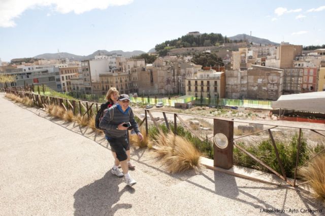 Mil quinientos cruceristas desembarcan en Cartagena