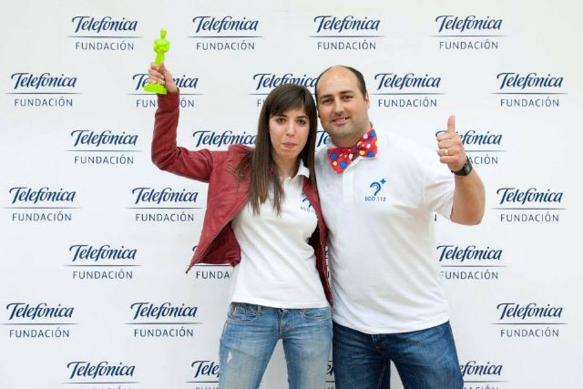 Telefónica distingue la ‘app’ de una exalumna de la UPCT que facilita a personas con sordera la comunicación con el 112