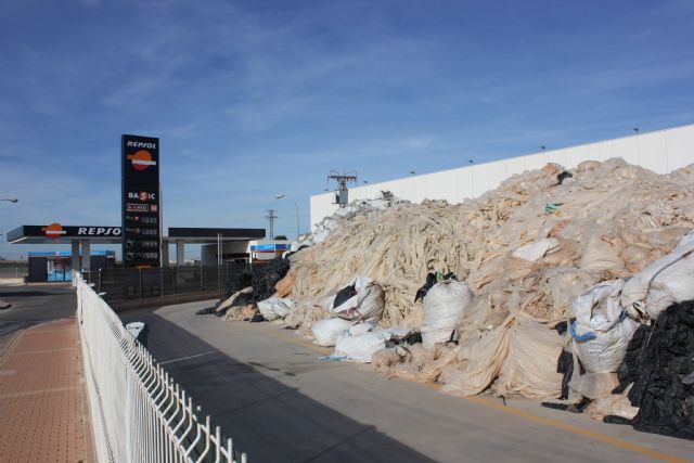 MC critica la gestión de residuos industriales en Cartagena