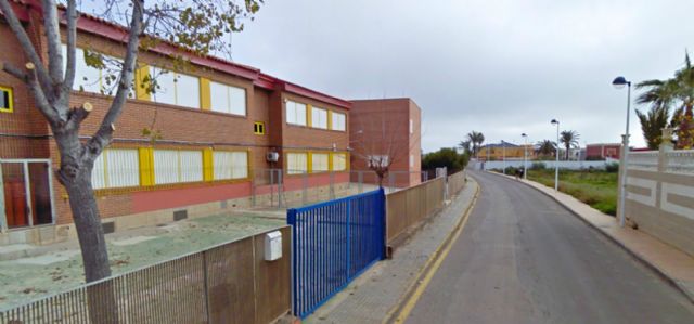 El Ayuntamiento saca a licitación obras para mejorar los accesos a los centros educativos de La Manga