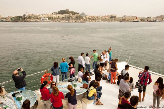 Un paseo en el Catamarán Olé para festejar el Día Marítimo Europeo