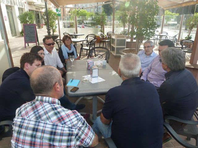 Gaspar Llamazares se reúne con los miembros de la Plataforma Salvemos el Rosell