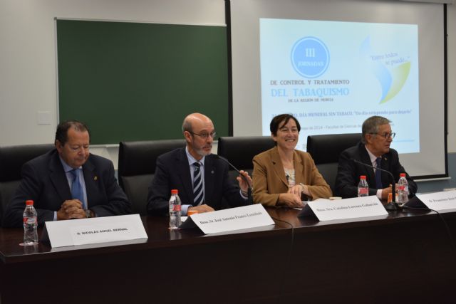 El rector y la consejera de Sanidad inauguran unas jornadas en la UPCT para el control y tratamiento del tabaquismo
