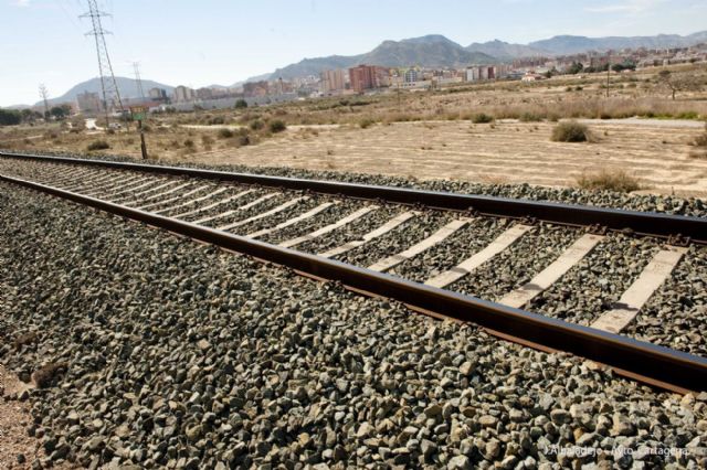 Aprobada la aportación municipal de 675.000 euros para la llegada del AVE a Cartagena