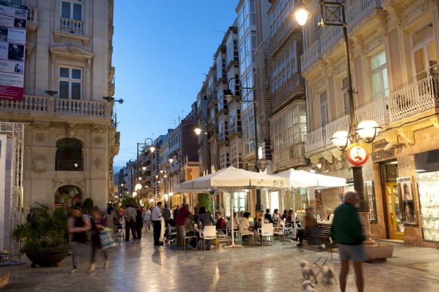 Una delegación tarraconese visita Cartagena para conocer los cambios experimentados en el comercio y el patrimonio de la ciudad