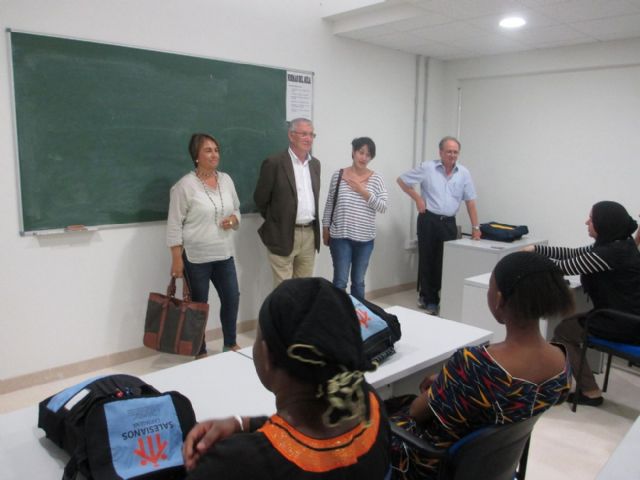 La Asociación Alraso recibía este martes al edil de Atención Social