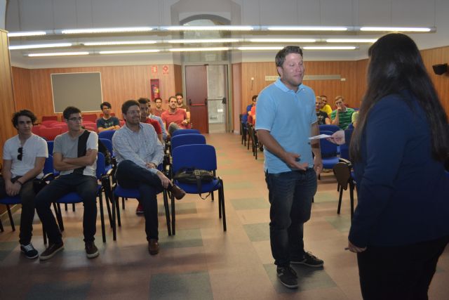 La multinacional Hitachi ficha a dos estudiantes de Industriales en la UPCT