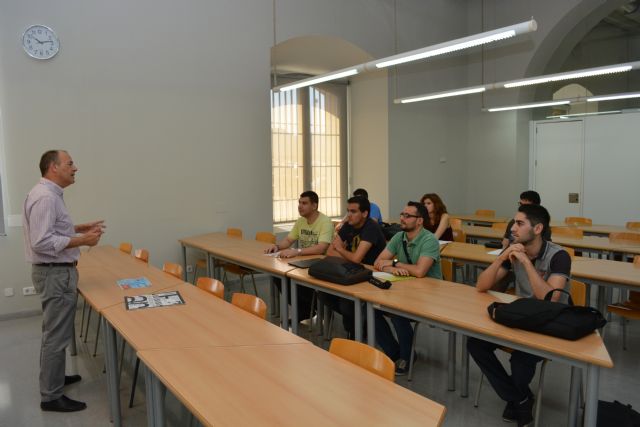 Dos estudiantes de la UPCT harán prácticas remuneradas en una empresa de realidad aumentada