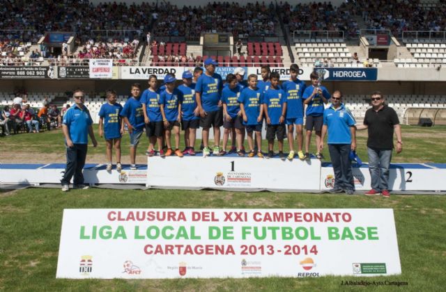 La familia del fútbol base cartagenero se despide de la liga local