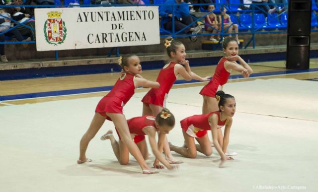La Gimnasia Rítmica y la Estética de Grupo celebran el fin de curso
