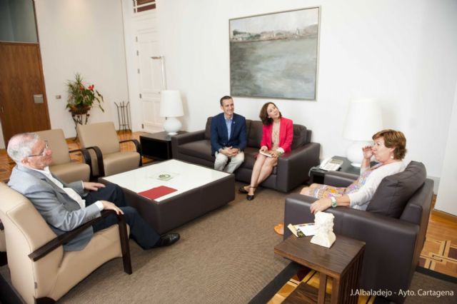 Juana María Ruiloba incluye a Pilar Barreiro en su libro de análisis de las alcaldesas españolas