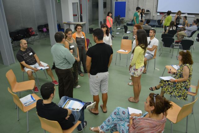 60 jóvenes descubren su vocación y se inician en el buceo y la navegación