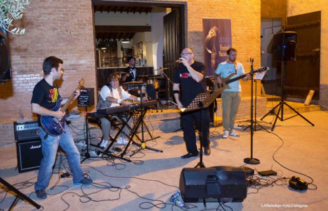 La música de los 80 y 90 inauguró el Festival de Folclore de La Palma