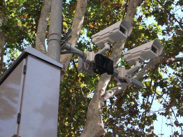 MC pide la suspensión de las multas que ponen las cámaras por saltarse un semáforo en rojo al no estar homologadas