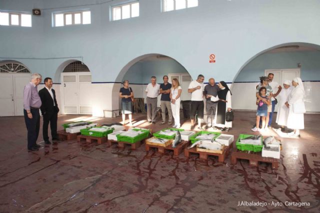 La Cofradía de Pescadores celebra el Día del Carmen con su cara más solidaria