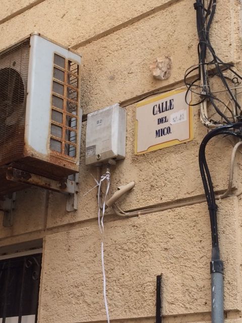 IU-v pide que se restituya la copia de la escultura romana que da nombre al callejón del Mico