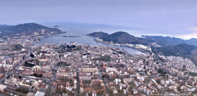 Urbanismo inicia una campaña para adaptar a la norma los carteles del Casco Histórico