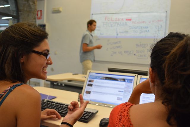 La UPCT imparte clases gratuitas de polaco a los alumnos que irán a Polonia el próximo curso