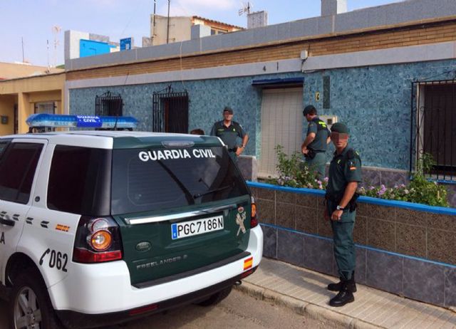 La Guardia Civil detiene a un peligroso atracador después de cometer un robo con violencia en una vivienda en Llano del Beal