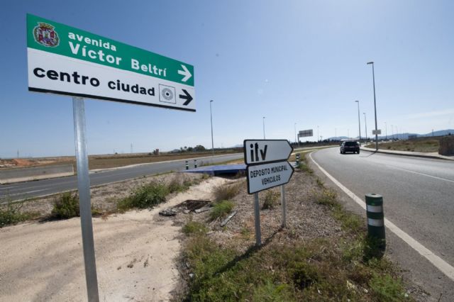 La Avenida de Víctor Beltrí mejorará su aspecto con la plantación de cipreses, palmitos y olivos